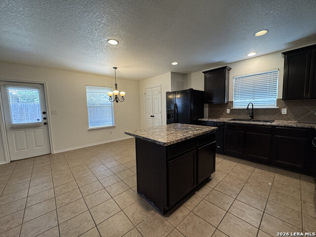9022 Walking Crk Property Photo 5