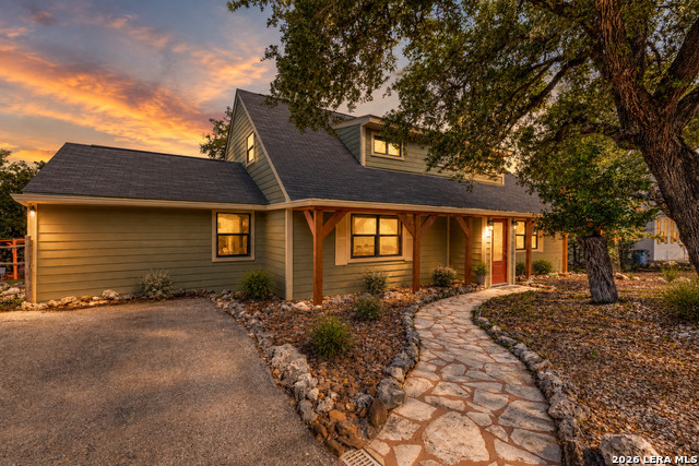 1609 Winding Creek Property Photo 2