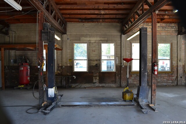1220 Fredericksburg Rd Property Photo 8
