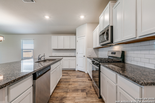 13906 Trinity Cv Property Photo 6