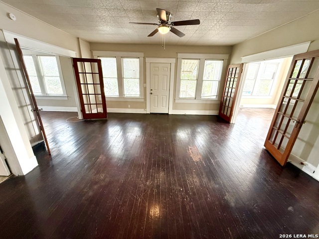 810 W Magnolia Property Photo 5