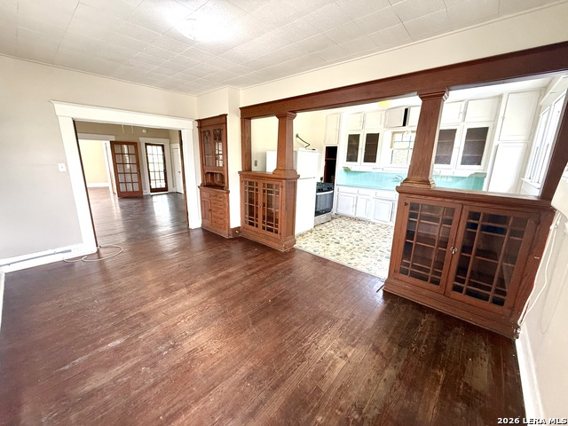 810 W Magnolia Property Photo 7
