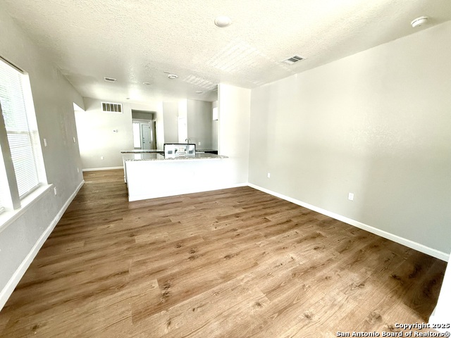 2422 W Commerce Property Photo 5