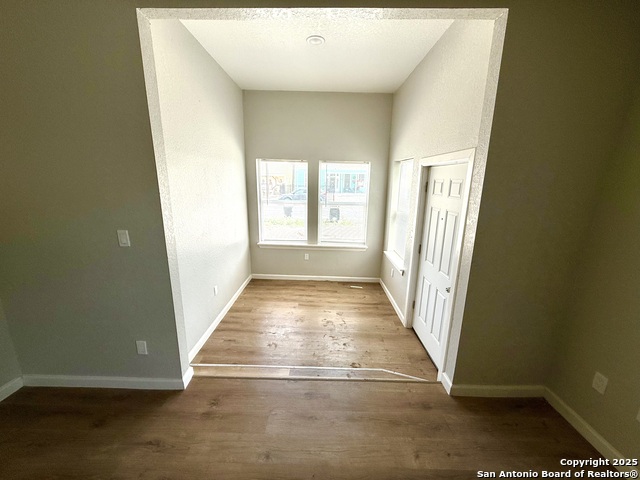 2422 W Commerce Property Photo 6