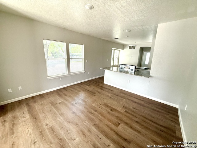 2422 W Commerce Property Photo 8