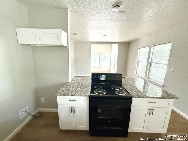 2422 W Commerce Property Photo 10