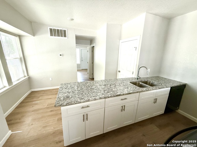 2422 W Commerce Property Photo 11