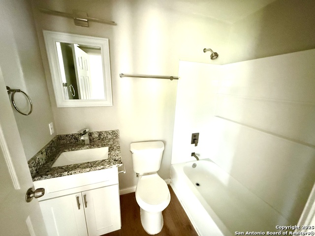2422 W Commerce Property Photo 15
