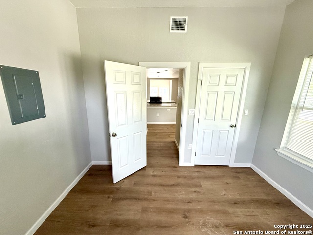 2422 W Commerce Property Photo 19