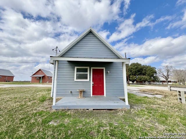 573 State Highway 97 E Property Photo 1