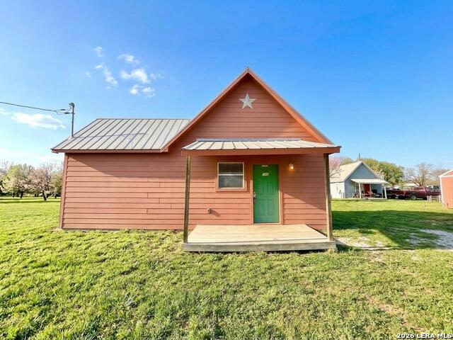 573 State Highway 97 E Property Photo 1