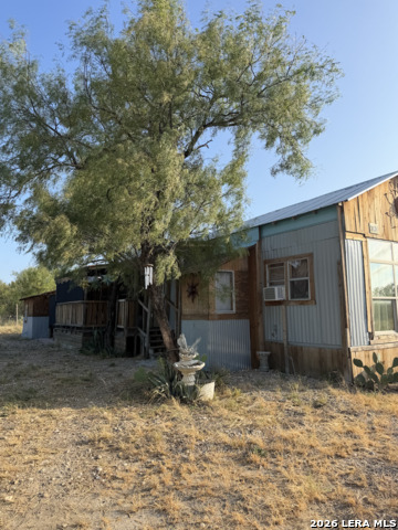 245 E Maverick St Property Photo 2