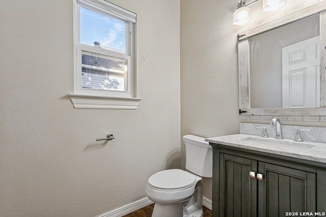220 Mason St Property Photo 13
