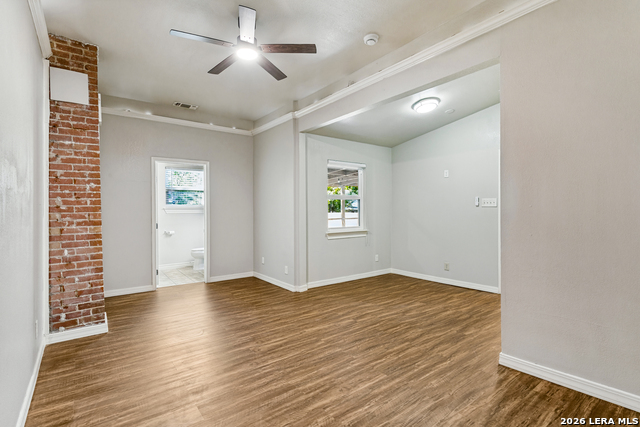 220 Mason St Property Photo 18