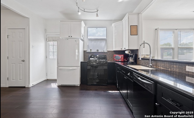 508 Blanco Property Photo 7