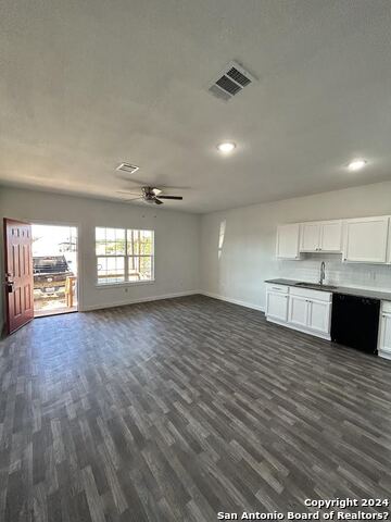 508 Freemont Property Photo 3