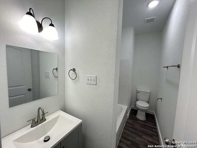 508 Freemont Property Photo 6