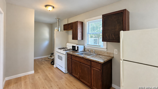 413 N Hackberry Property Photo 4
