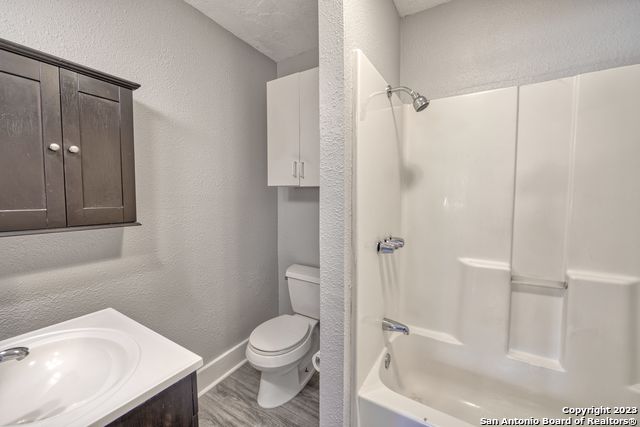 519 W Craig Pl Property Photo 7