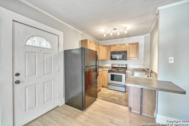 519 W Craig Pl Property Photo 9