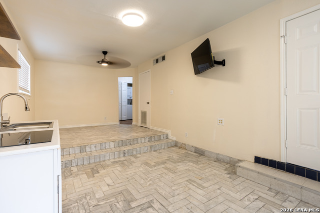 5009 San Francisco Ave Property Photo 5