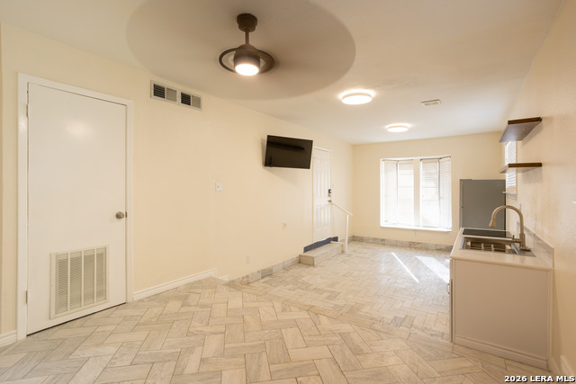 5009 San Francisco Ave Property Photo 10