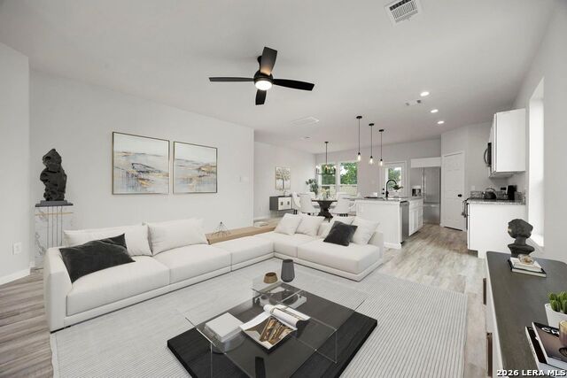 8 Donna Ct Property Photo 2