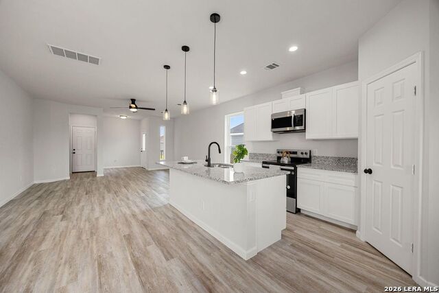 8 Donna Ct Property Photo 6