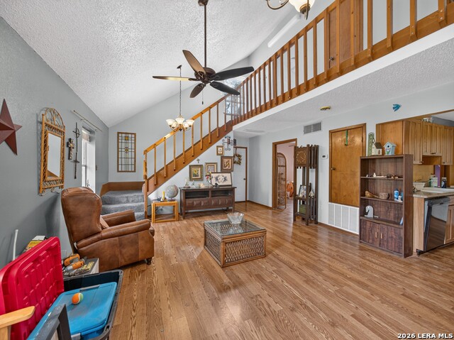 503 Hackberry St Property Photo 7