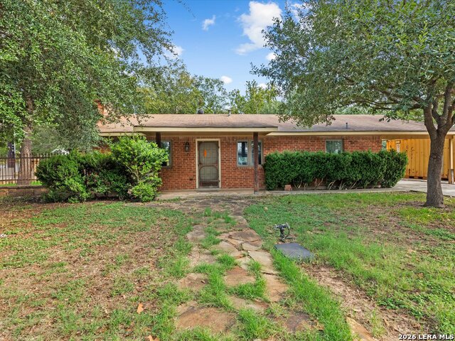 123 W Klingemann St Property Photo 1