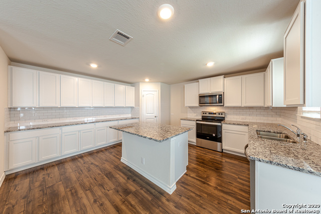 142 Loggy Bayou Property Photo 7