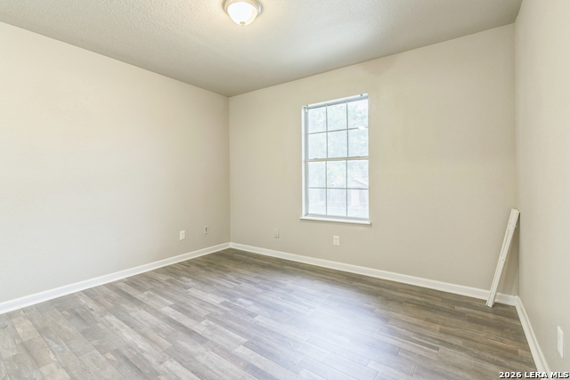7587 Windsor Oaks Property Photo 6