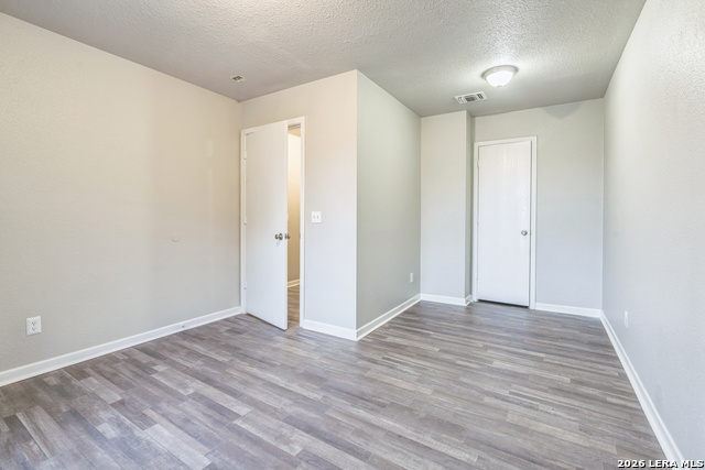 7587 Windsor Oaks Property Photo 7