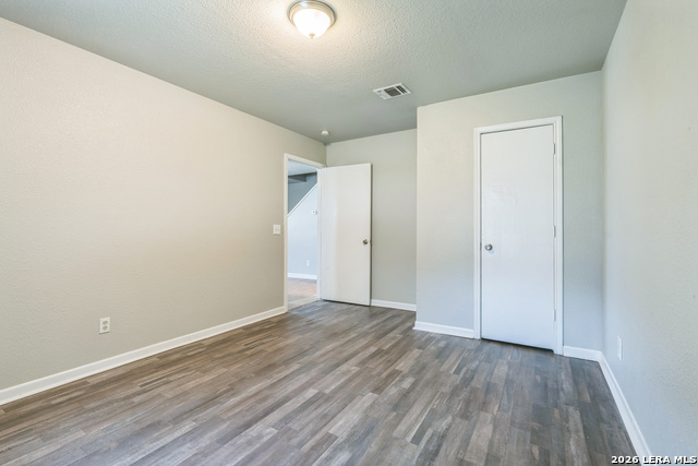 7587 Windsor Oaks Property Photo 8