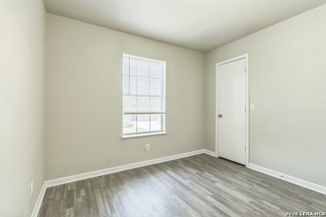 7587 Windsor Oaks Property Photo 9