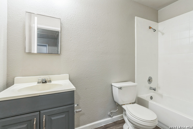 7587 Windsor Oaks Property Photo 13