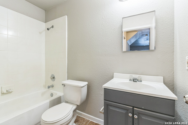 7587 Windsor Oaks Property Photo 14