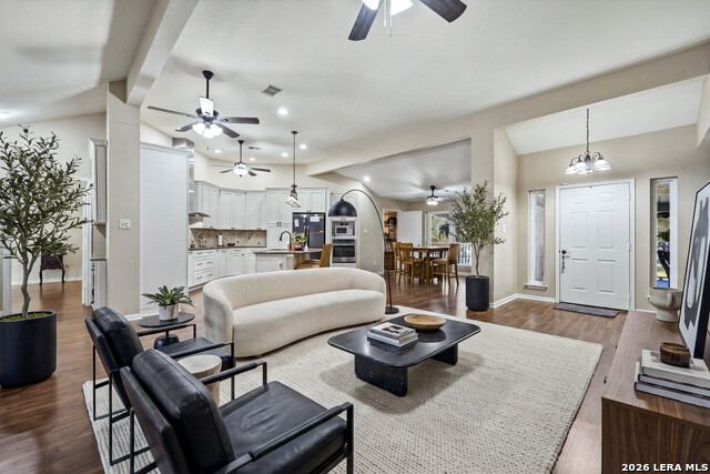 504 Arbor View Property Photo 5