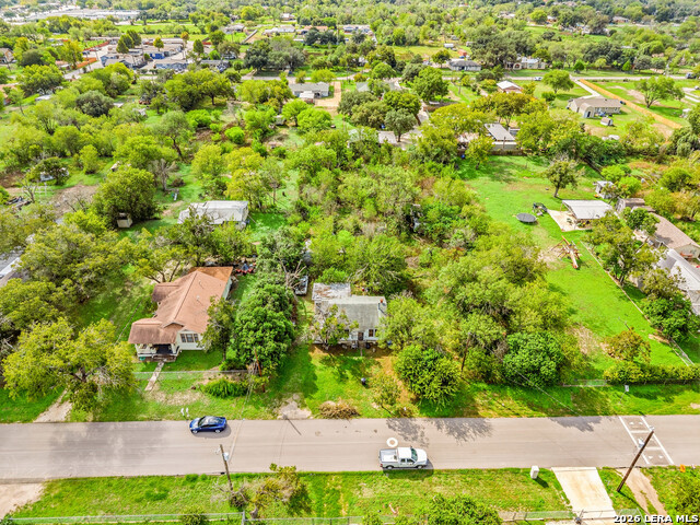 202 Elaine Rd Property Photo 1