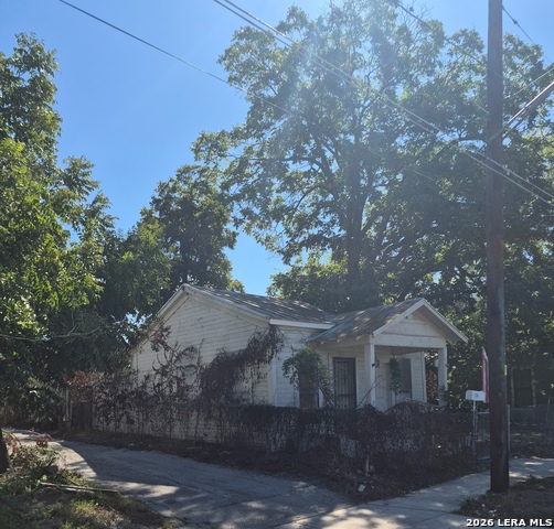 208 N Mesquite St Property Photo 1