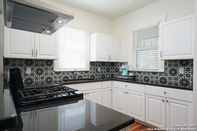 1125 Virginia Property Photo 8