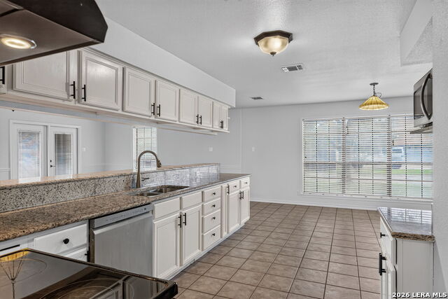 1704 Strait Ln Property Photo 9