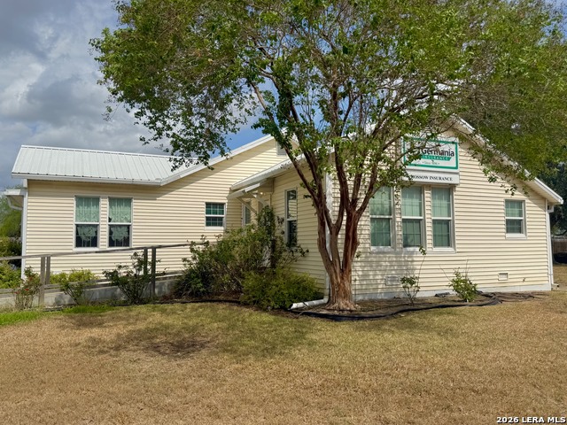109 S Kathleen St Property Photo 7