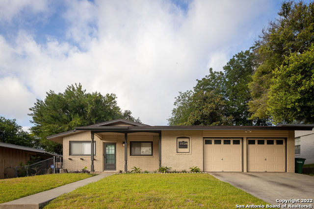 3728 Crossette Dr Property Photo 1