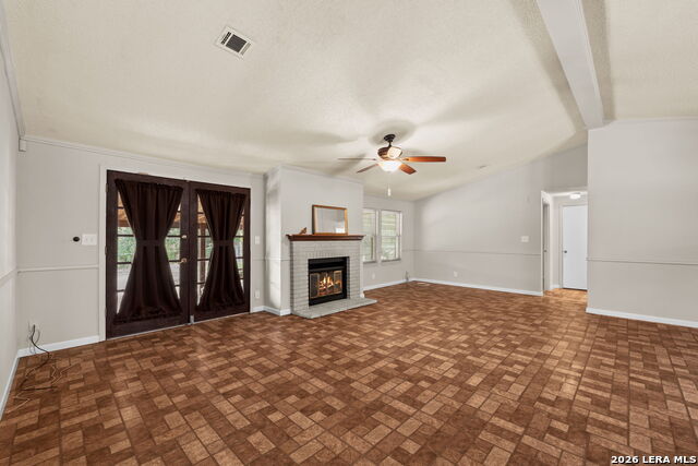 127 Stonegate S Property Photo 4