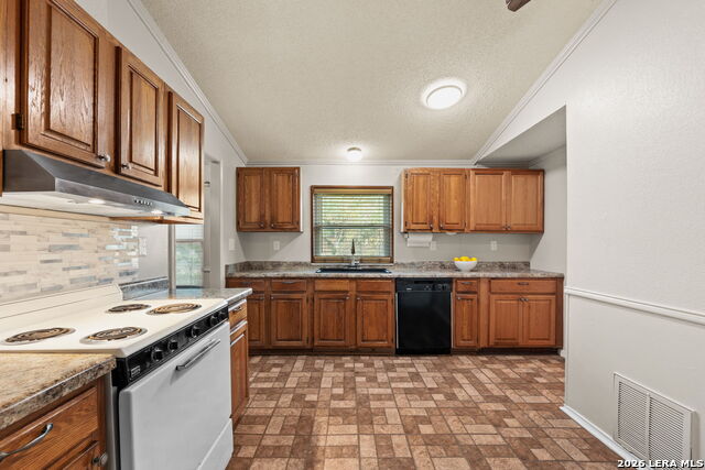 127 Stonegate S Property Photo 29