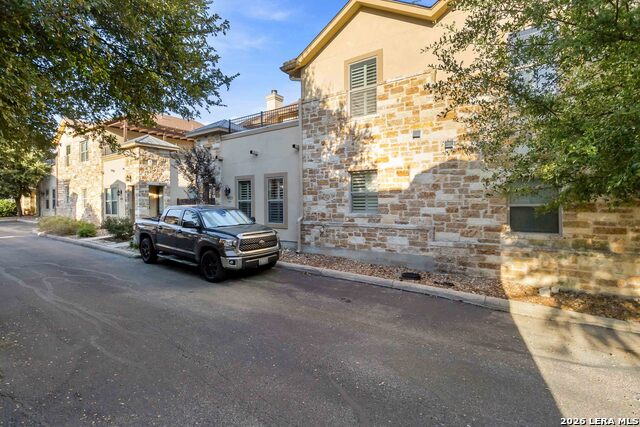 5923 Whitby Property Photo 3