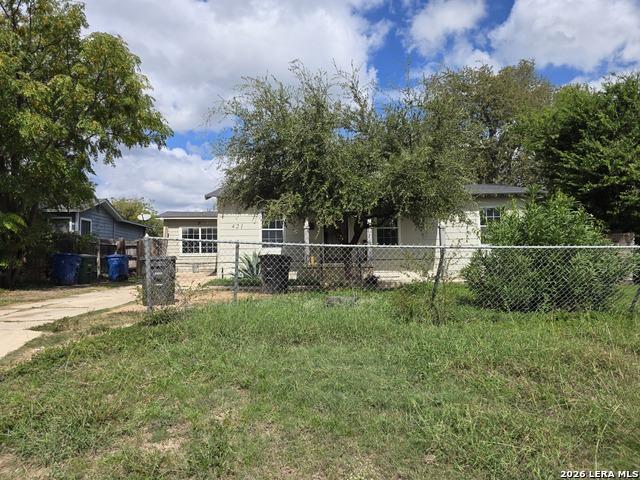 421 Sutton Property Photo 2