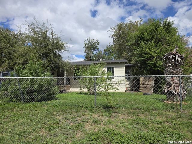 421 Sutton Property Photo 4