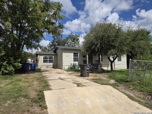 421 Sutton Property Photo 5